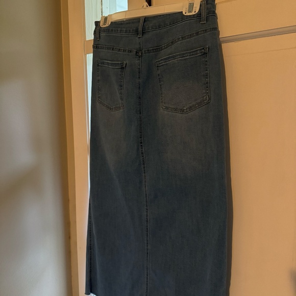 Oat Denim long skirt with slit - Picture 2 of 2